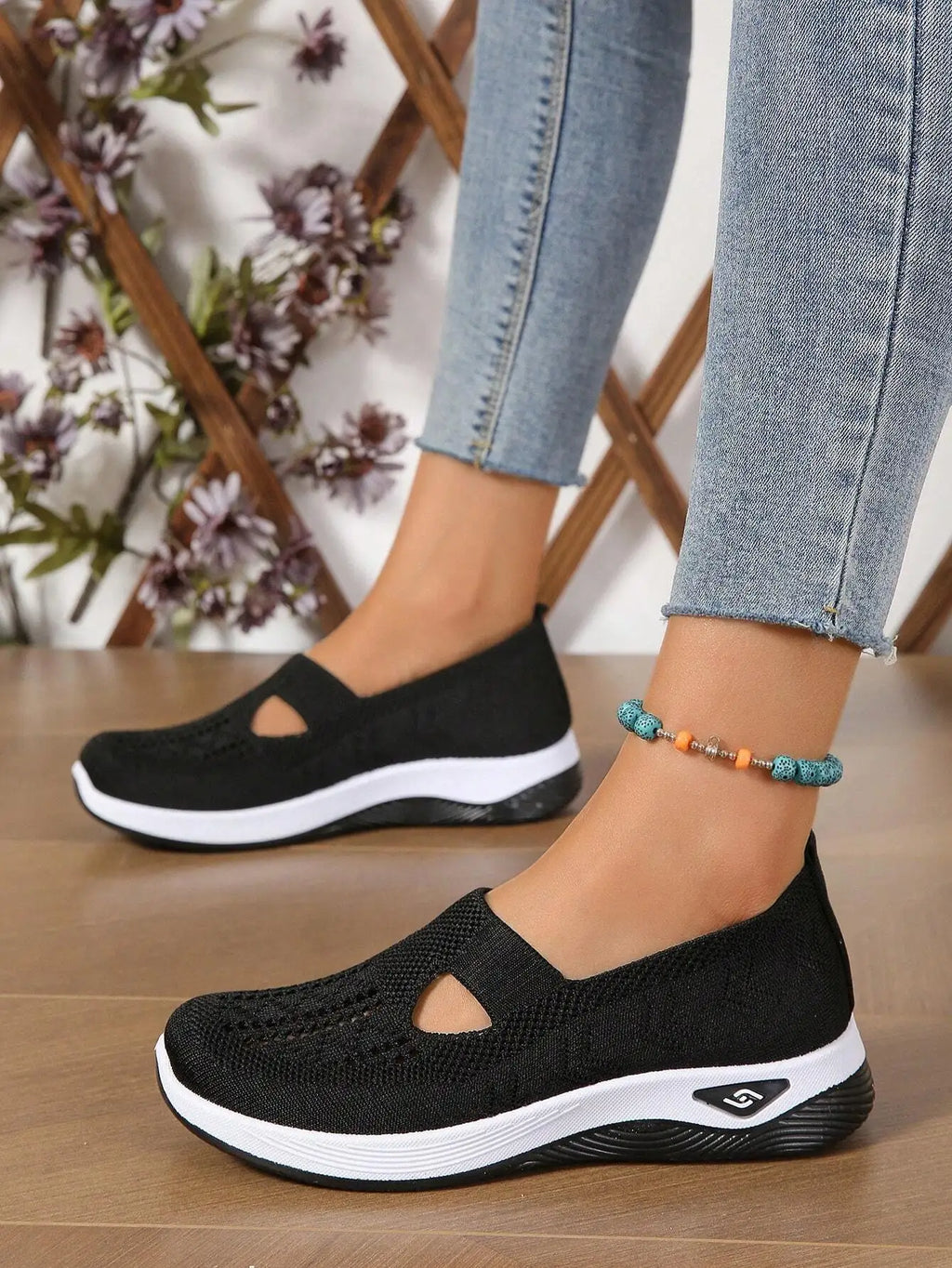 Women's shoes
