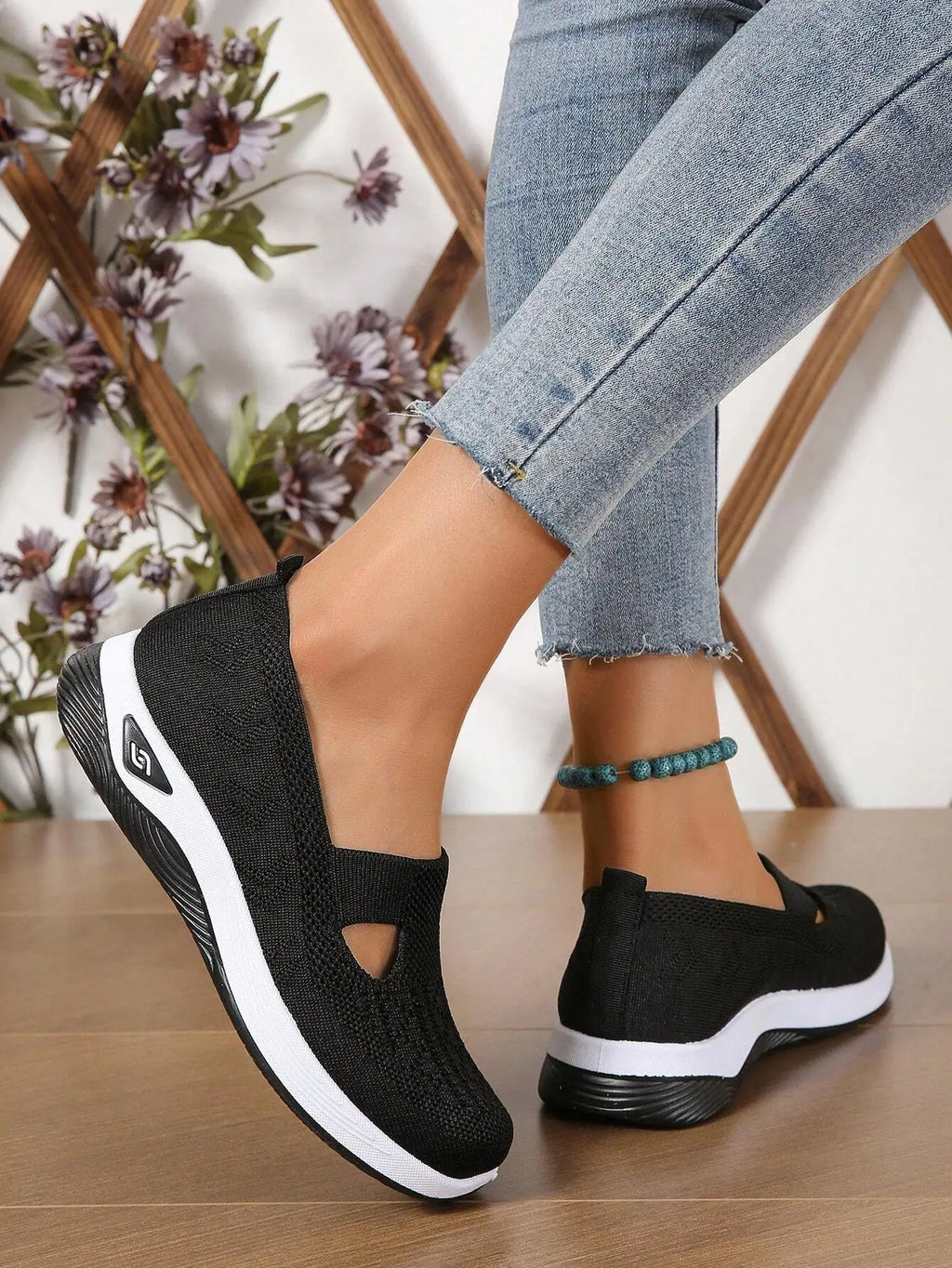 Women's shoes